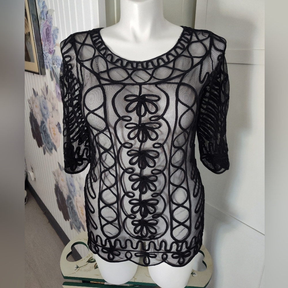 Frank Lyman Sheer Netted Lace Top Gorgeous Sz 12 Excellent Condition Elegant